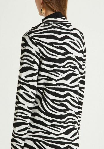 Короткое пальто