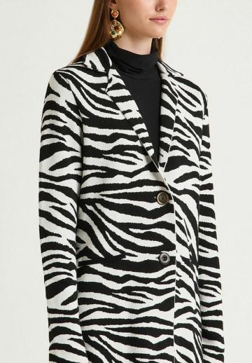 Короткое пальто