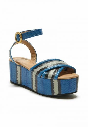 Босоножки на танкетке