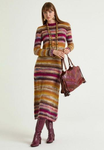 Вязаное платье