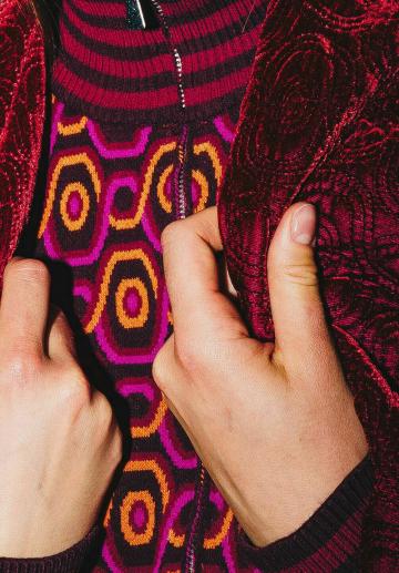 Жаккардовая вязаная кофта