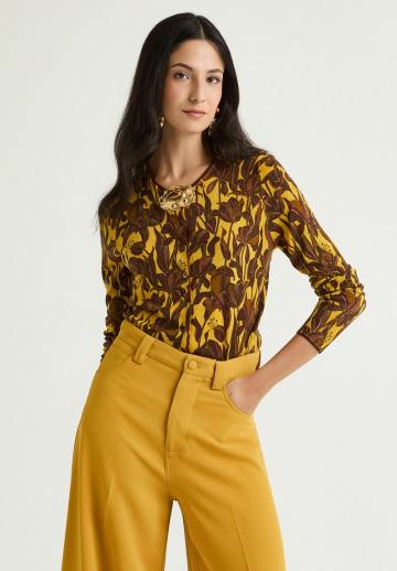 Жаккардовая вязаная кофта