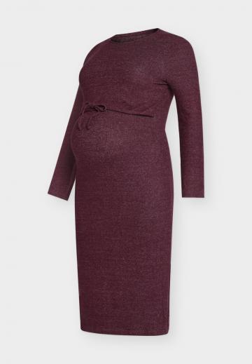 Вязаное платье