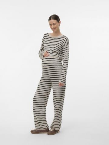 Пуловер в полоску