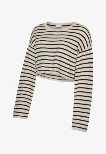 Пуловер в полоску