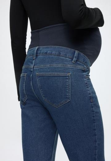Узкие джинсы