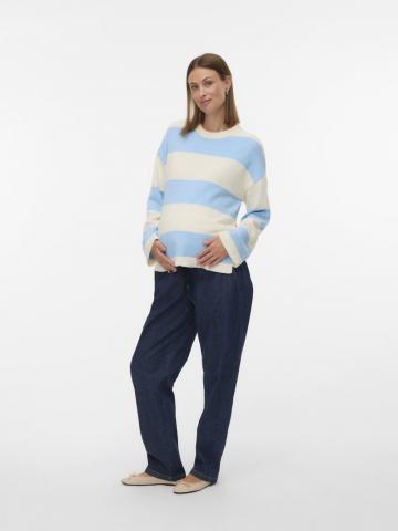 Пуловер в полоску