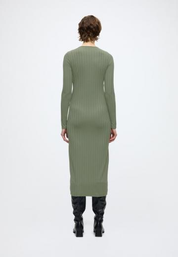 Вязаное платье