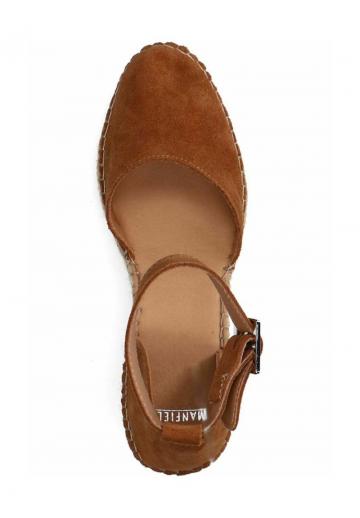 Босоножки на танкетке