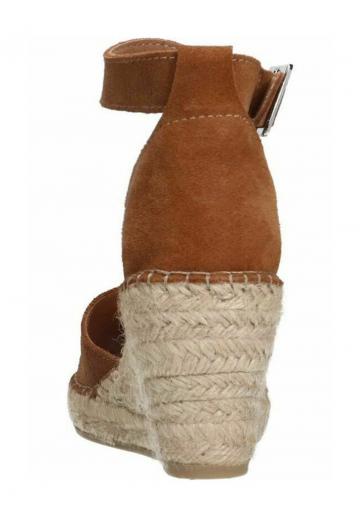 Босоножки на танкетке