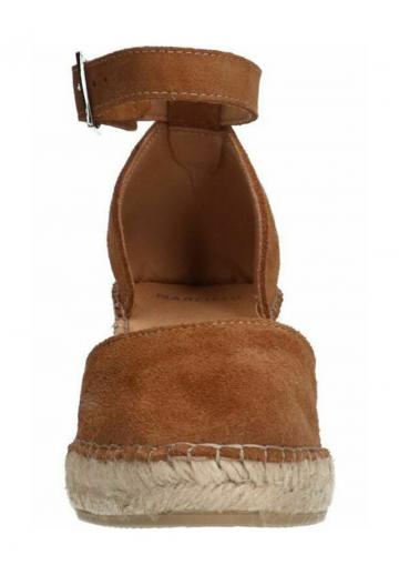 Босоножки на танкетке