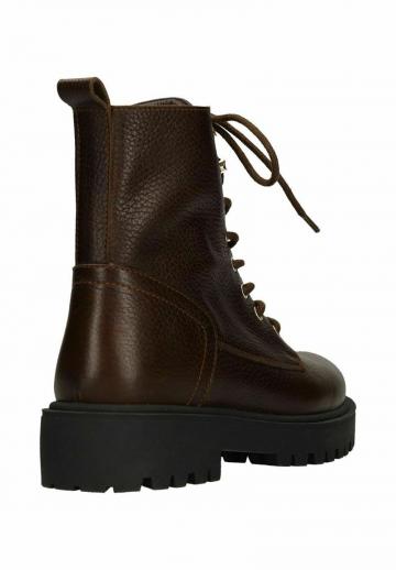 Ботинки на шнуровке