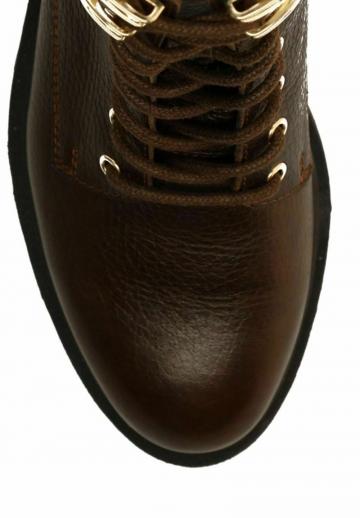 Ботинки на шнуровке