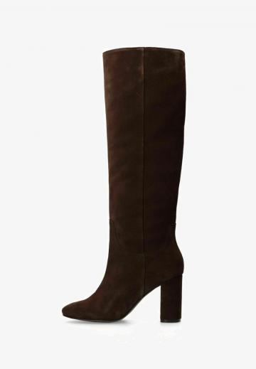 Высокие сапоги