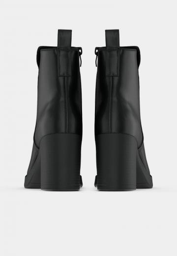 Полусапожки на высоком каблуке