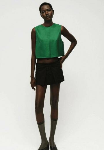 Блузка без рукавов