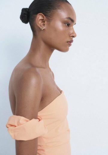 Платье без бретелек