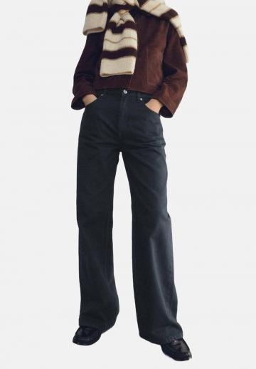 Клешеные джинсы