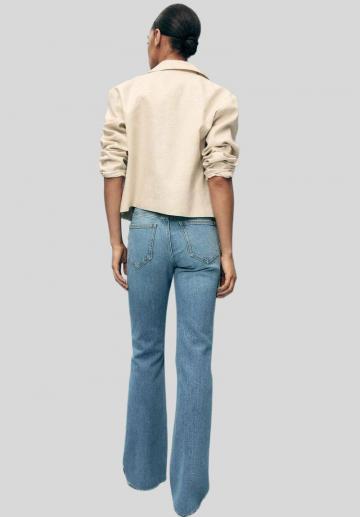 Клешеные джинсы