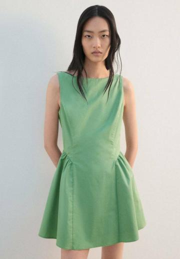 Короткое платье