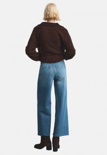 Короткие джинсы