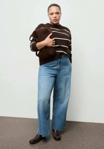 Короткие джинсы