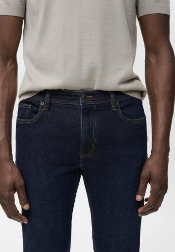 Узкие джинсы