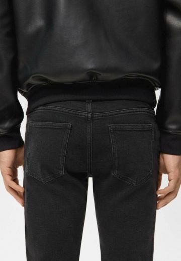 Узкие джинсы