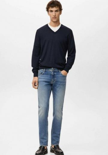 Узкие джинсы