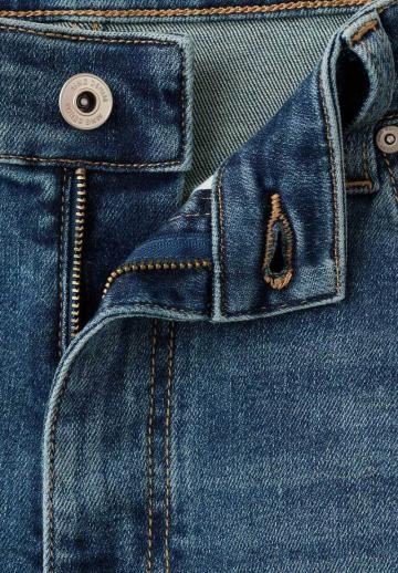 Узкие джинсы