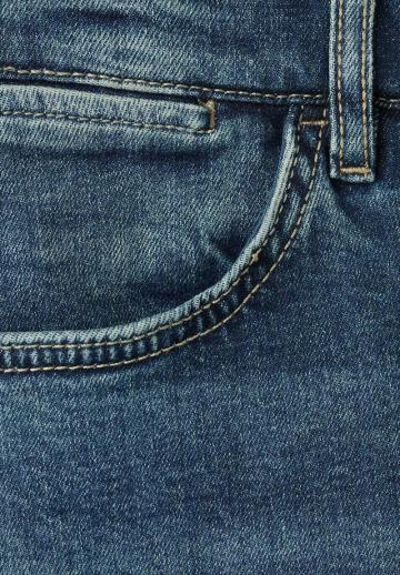 Узкие джинсы