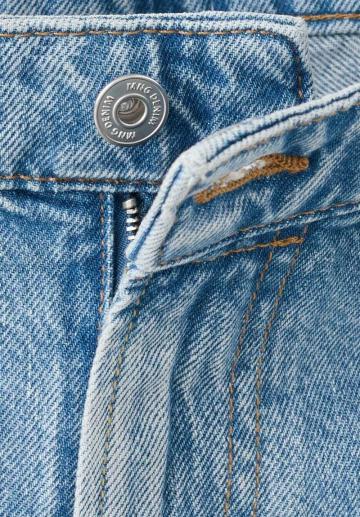 Прямые джинсы