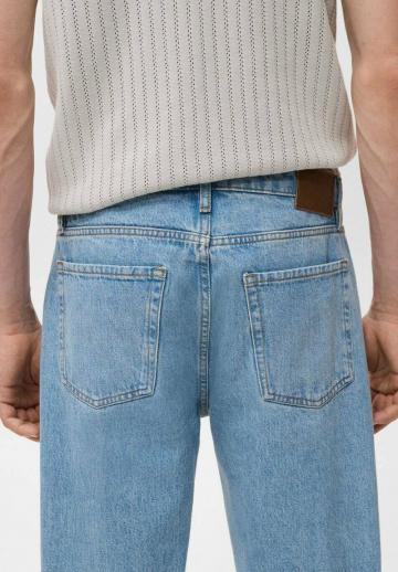 Прямые джинсы