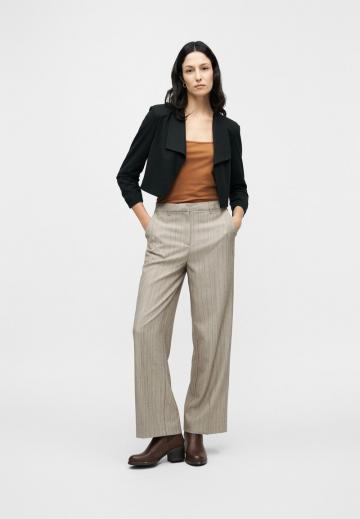 Короткий блейзер