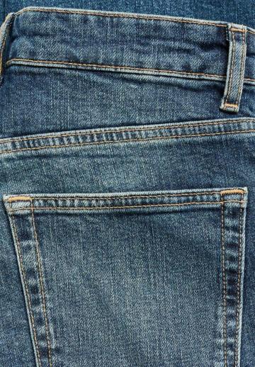 Короткие джинсы