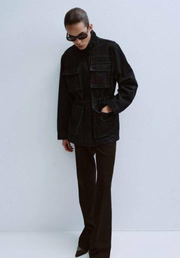 Куртка с накладнымит карманами