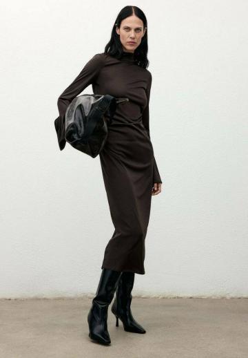 Платье футляр