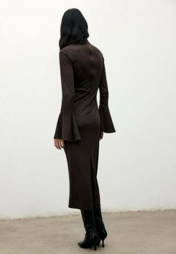 Платье футляр