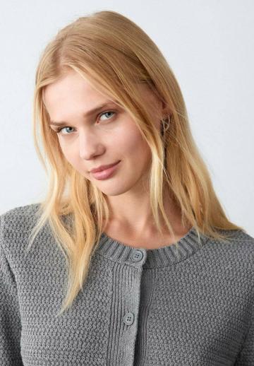 Вязаная кофта