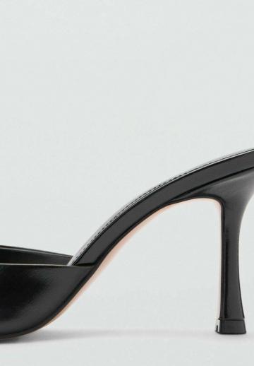 Босоножки на каблуке