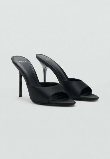 Босоножки на каблуке