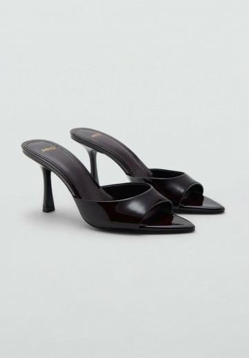 Босоножки на каблуке