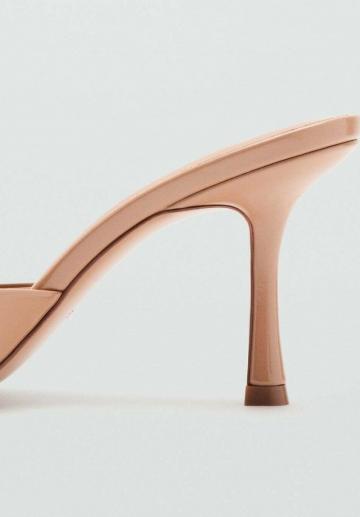 Босоножки на каблуке