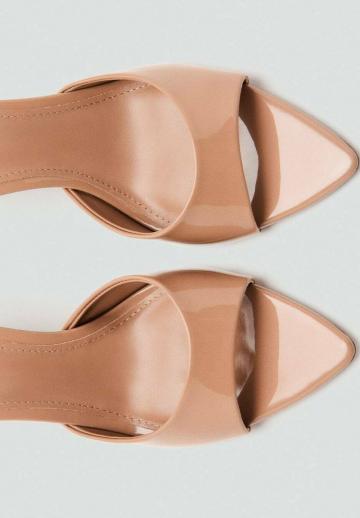 Босоножки на каблуке