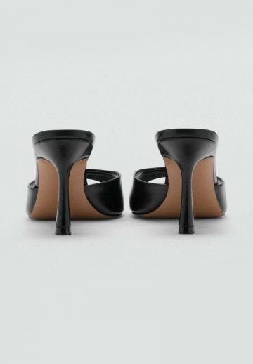 Босоножки на каблуке