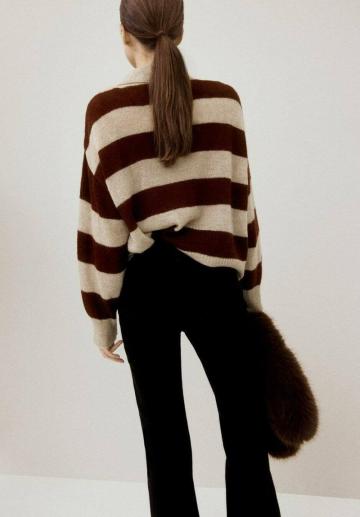 Пуловер с воротником поло