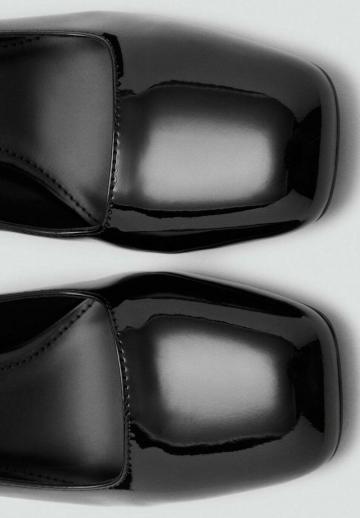 Туфли с высоким носом