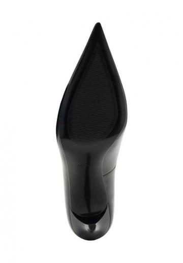 Туфли на высоком каблуке