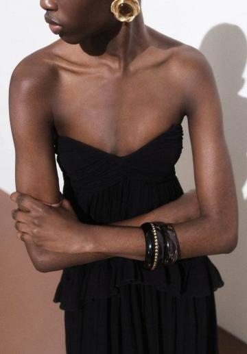 Платье без бретелек