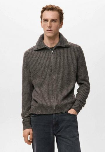 Вязаная кофта